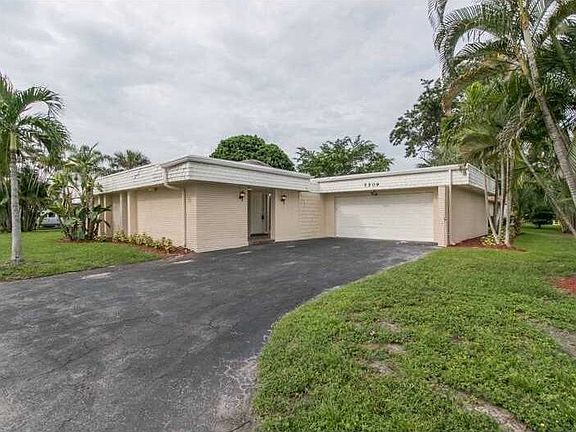 3rd image of 5509 Red Oak Cir