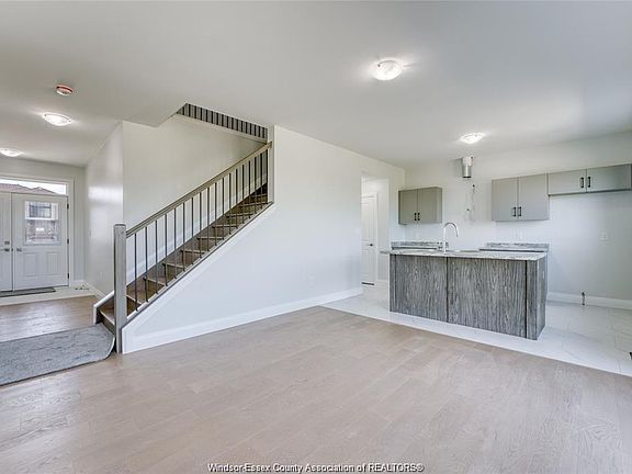 2nd image of 104 Eagle St