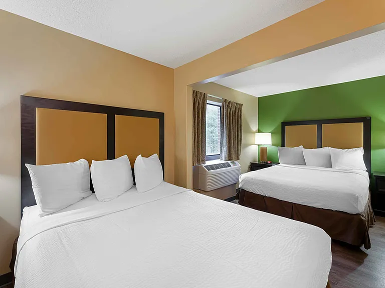 Studio Suite - 2 Queen Beds