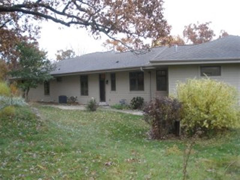 2nd image of 5576 Applewood Ct