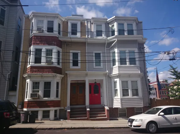 157 W 7th St, South Boston, MA 02127