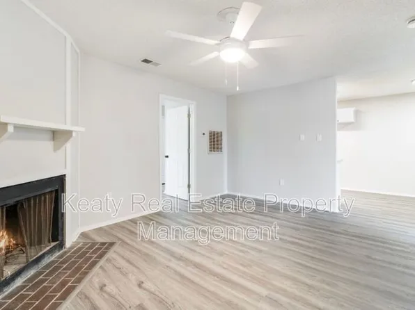107 Meudon St #D, Duson, LA 70529