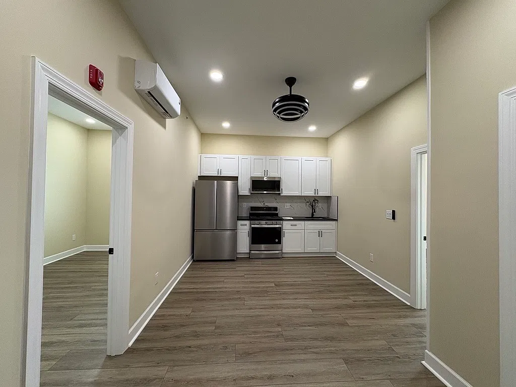 2 bed, $1,550 — Photo 2