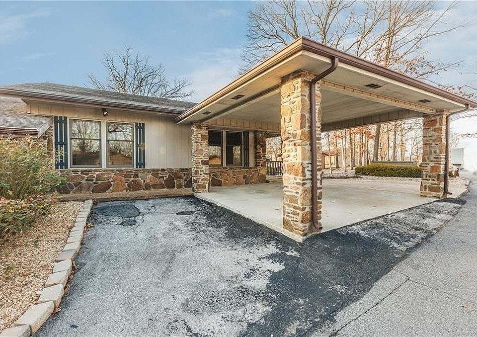 1st image of 6 Joanie Ln