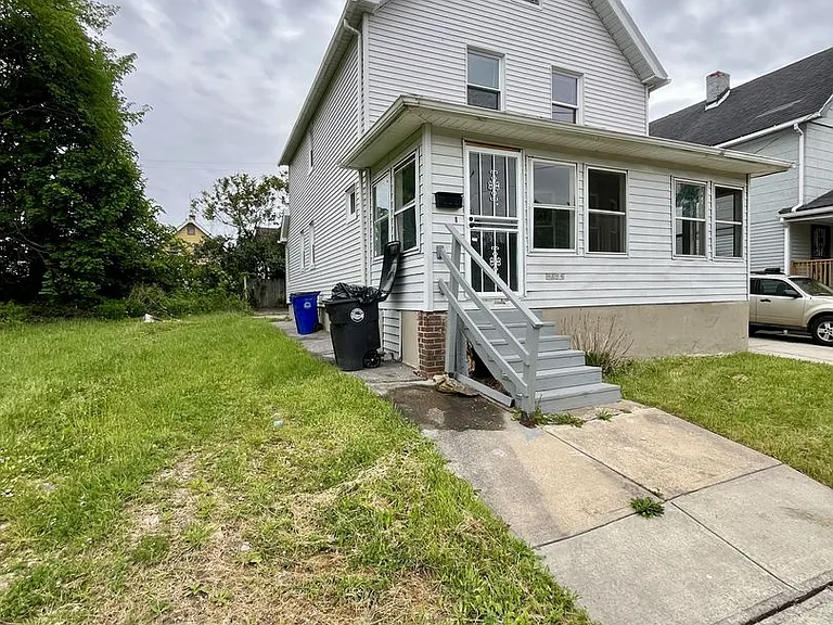 3623 E 103rd St — Photo 2