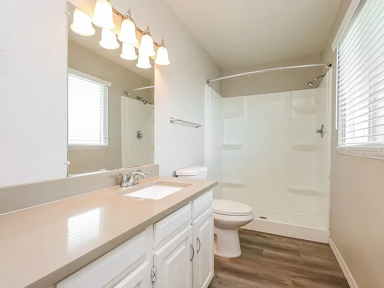 2633 W Monte Ave — Photo 10