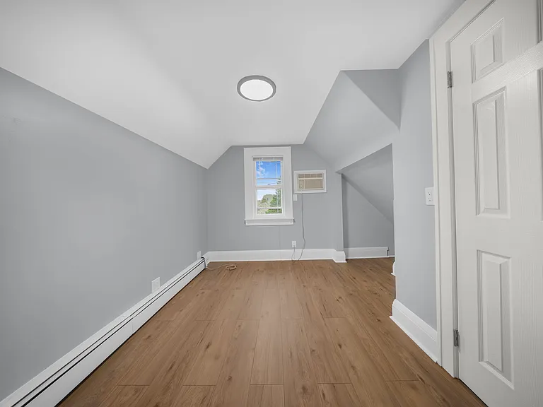 15 Tuttle St #2 — Photo 6
