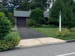 512 Paper Mill Rd, Oreland, PA 19075