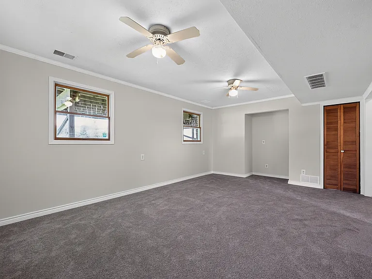6611 Textile Rd — Photo 52