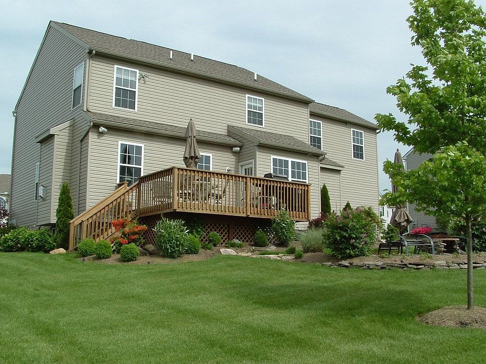 2nd image of 306 Trestle Ln