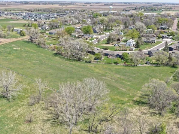 E Boynton Ave, Lennox, SD 57039
