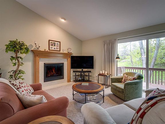 5th image of 2194 Woods Ln