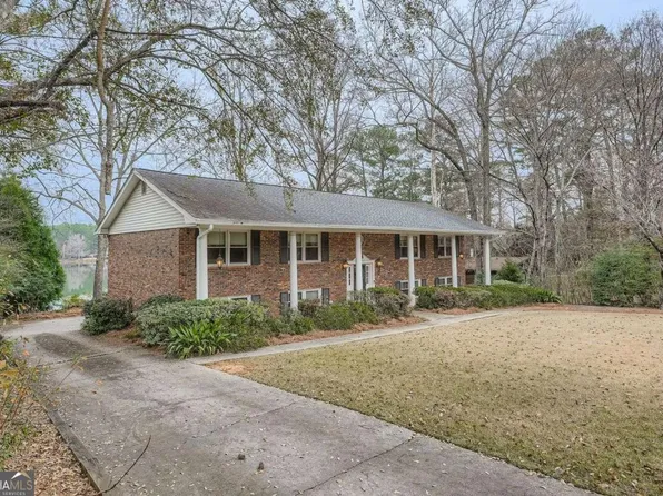 4707 Matterhorn Dr SW, Lilburn, GA 30047