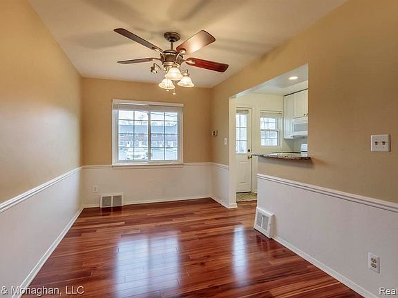 5th image of 23106 Arthur Ct