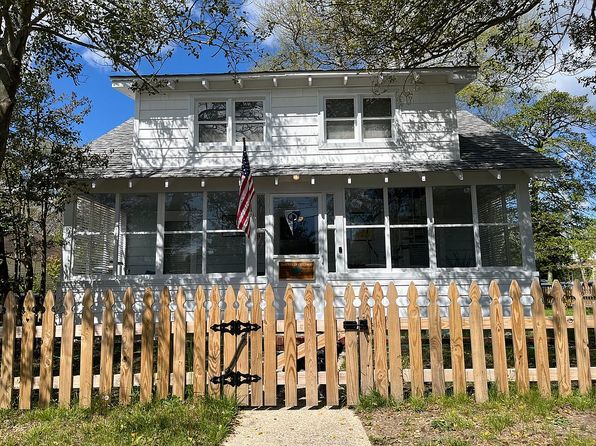 220 Garfield Ave
