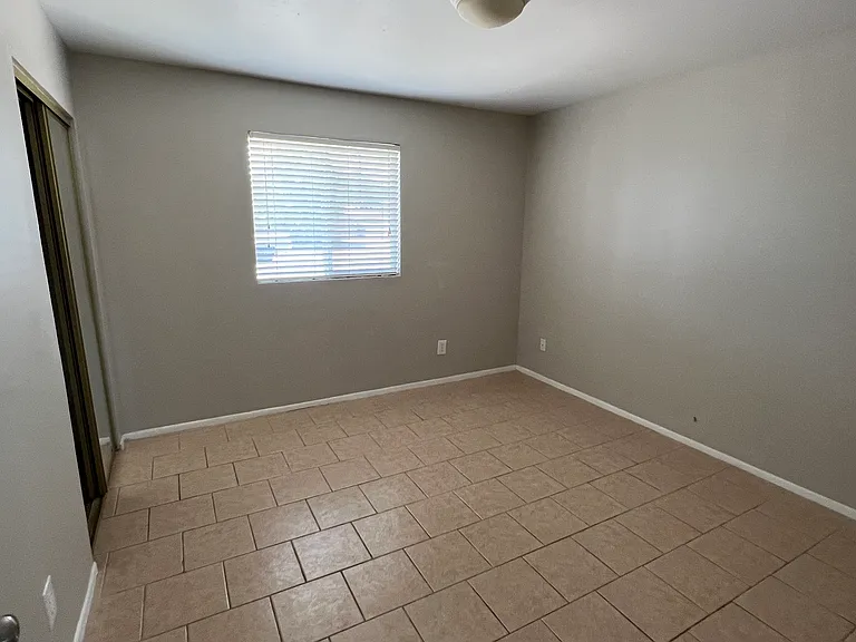 8424 E Palm Ln — Photo 11