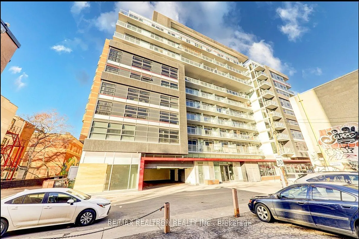 Building Photo - 10 Willison Sq #803