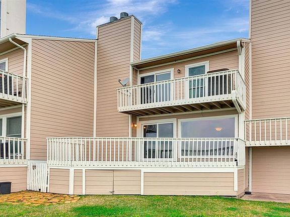 Waterview deck and upstairs balcony