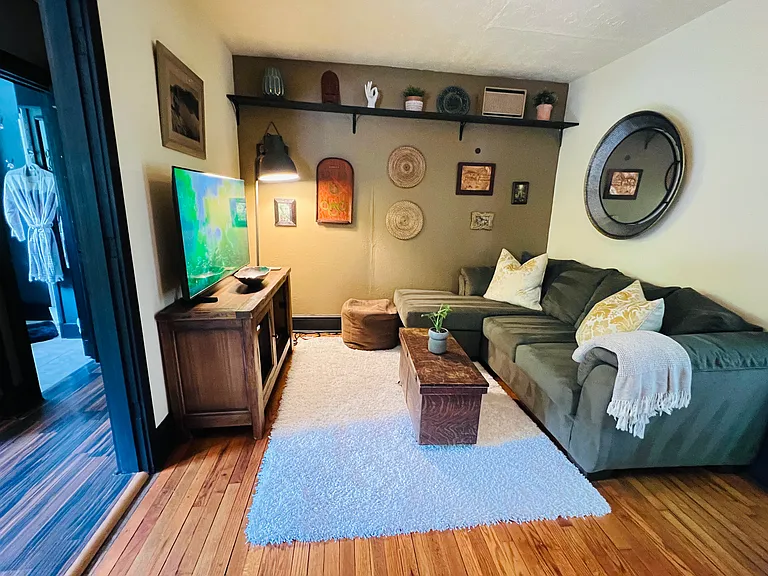 2 Domino Ln — Photo 4