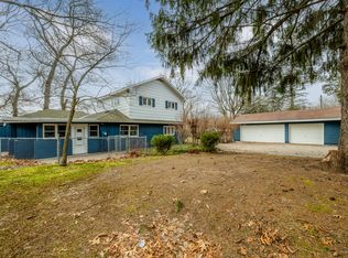 2120 Sunrise Ln, Benton Harbor, MI 49022