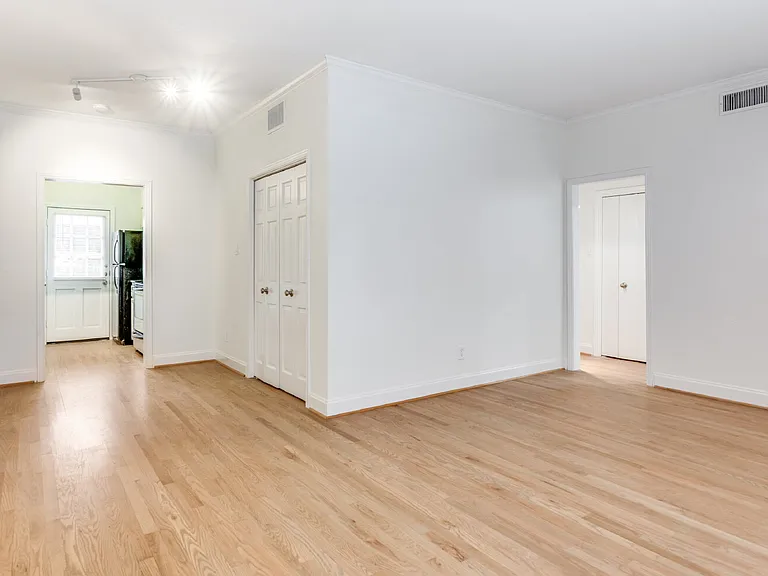 4405 Bellaire Dr S #119 — Photo 4