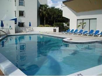 1st image of 433 Poinciana Dr