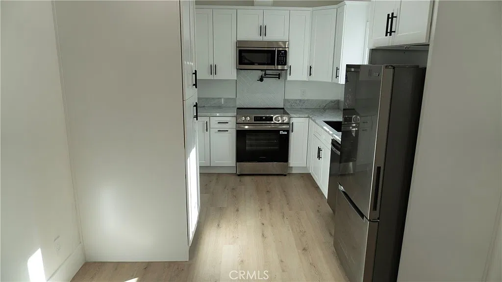 1 bed, 528 sqft, $1,999 — Photo 2