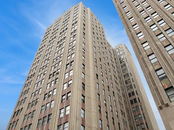 1640 E 50th St APT 13B, Chicago, IL 60615