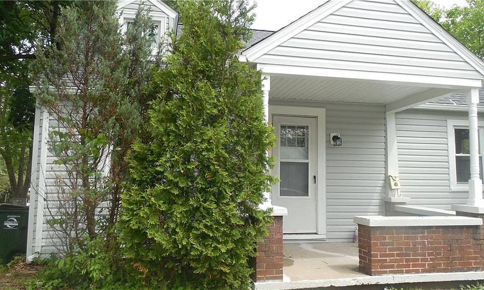 1st image of 649 Louden St