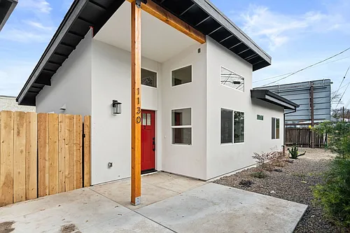 1122-1130 W Sac Photo 1
