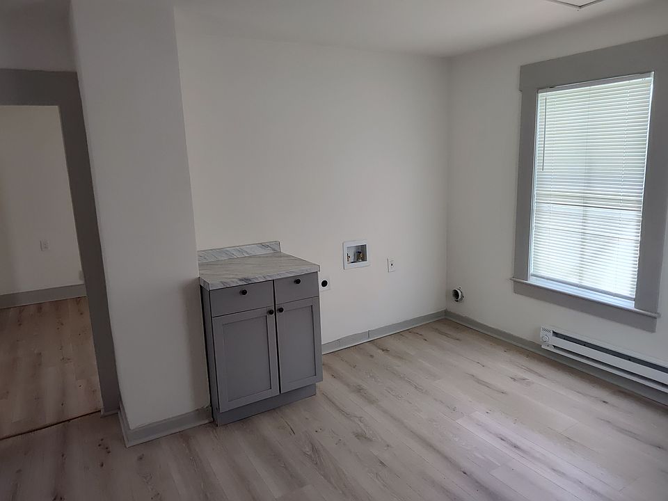 Kitchen/Laundry Hookups