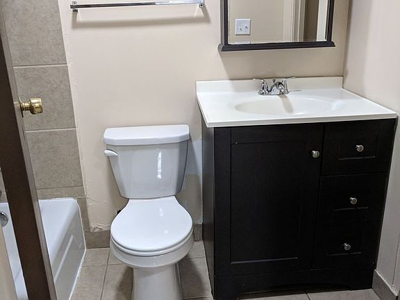 5th image of 1103 25th St APT B8