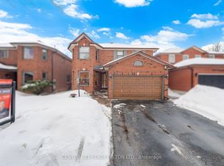 233 Gwendolyn St, Pickering, ON L1V 4N4
