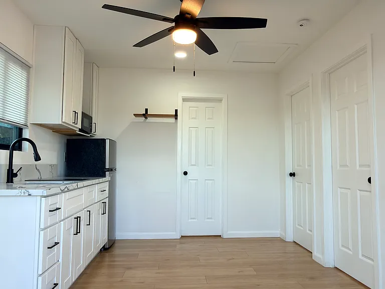 1016 Cedar Brk — Photo 3