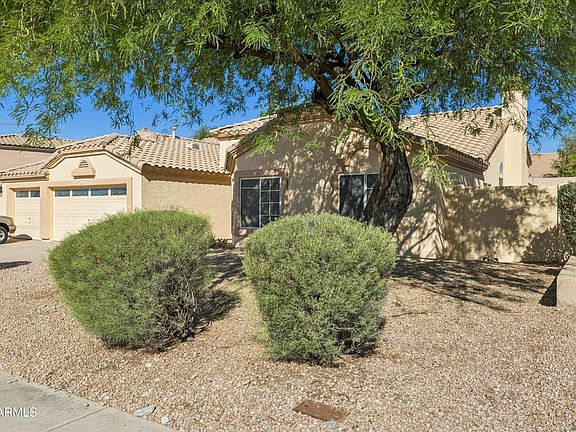 2nd image of 648 W MUIRWOOD Drive