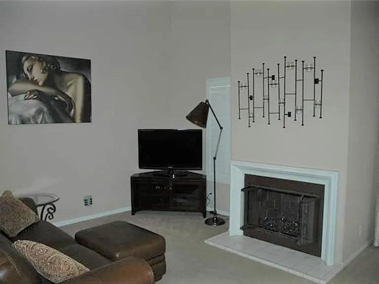 7205 Calabria Ct #7 — Photo 3