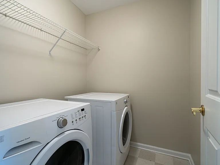 174 Ennisbrook Dr SE — Photo 23