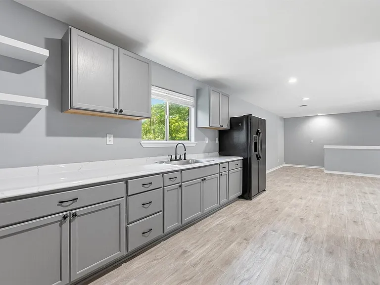 15621 Northland Dr — Photo 21