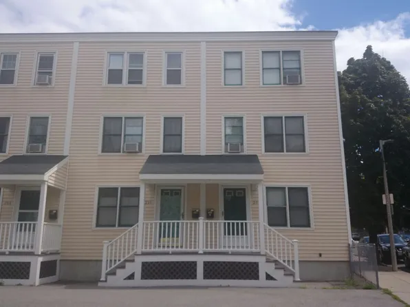 212 W 6th St, South Boston, MA 02127