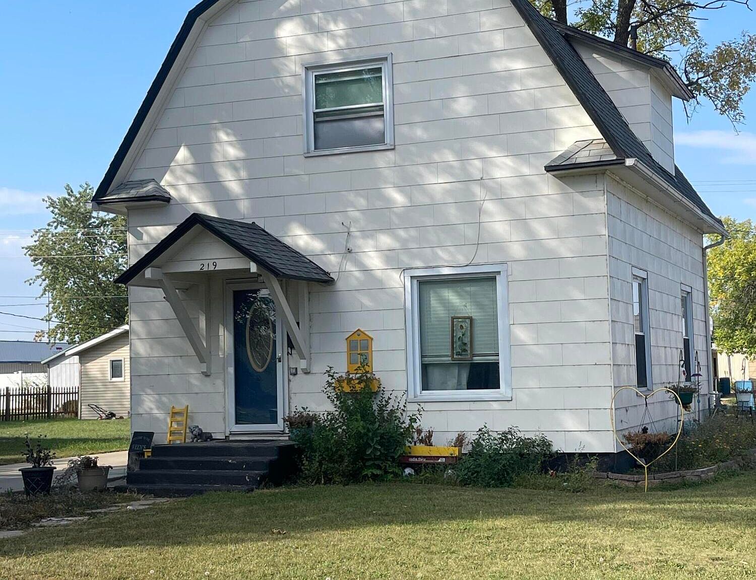 219 W 5th Ave, Milbank, SD 57252 Zillow