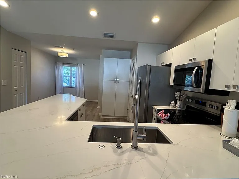 5045 Cedar Springs Dr #203 — Photo 15
