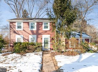 5220 Meadowbrook Dr, Mechanicsburg, PA 17050