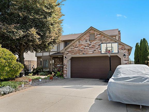 3rd image of 44999 Claymore Dr