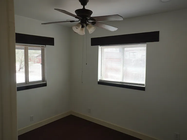 915 E Pastime Rd — Photo 16