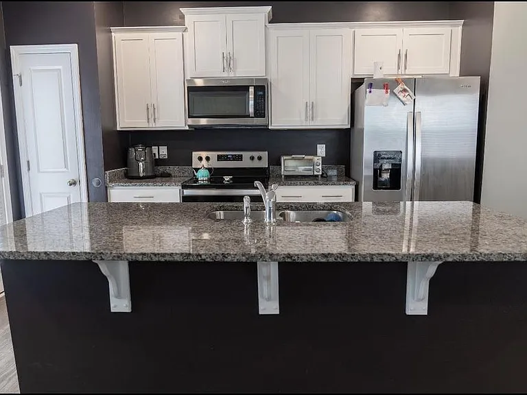 1564 Katherine Ct — Photo 2