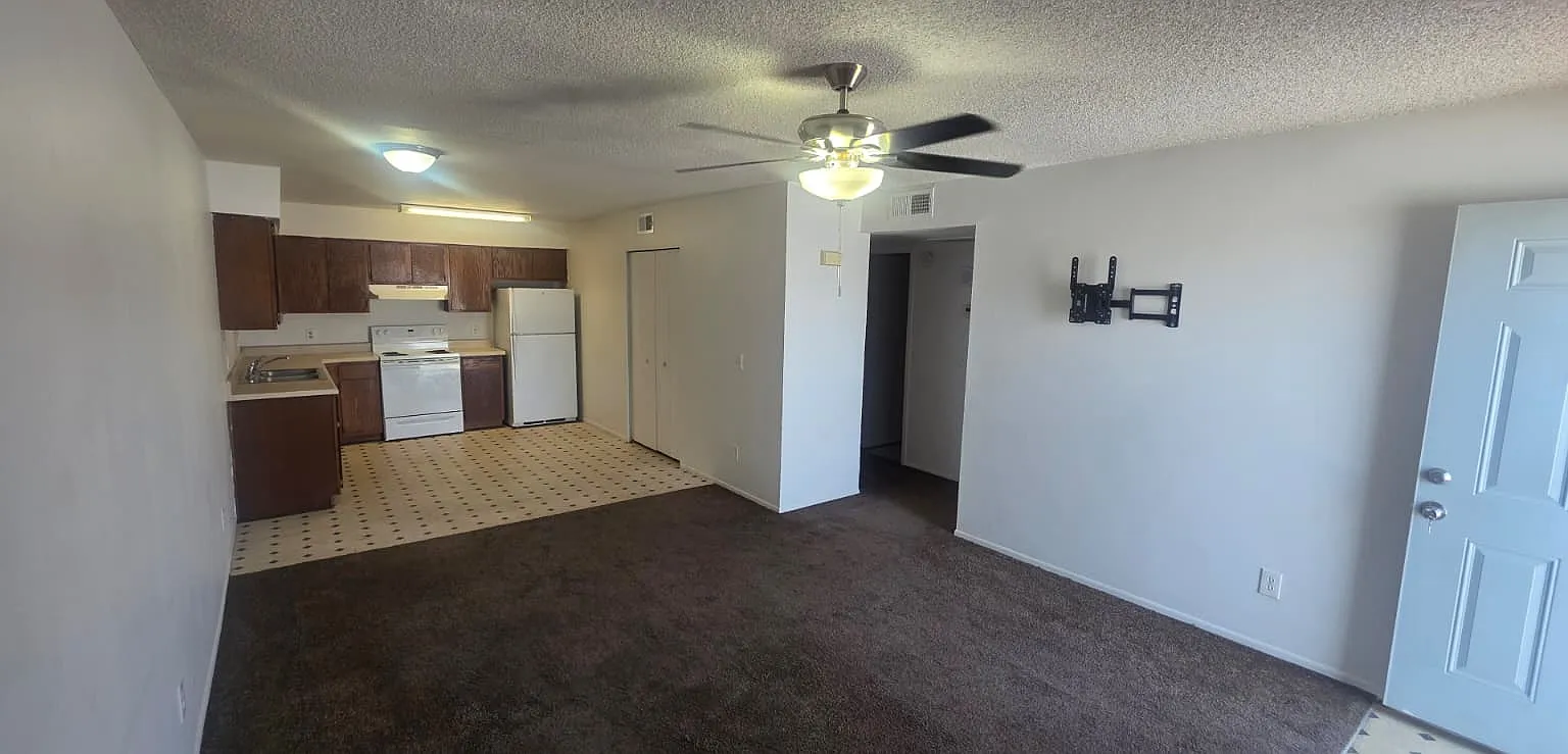 2 bed, 800 sqft, $1,287 — Photo 1