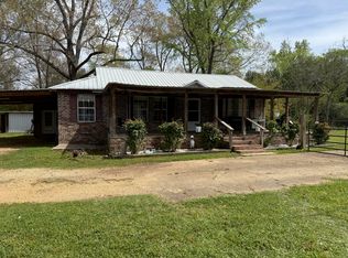 910 Cupit St, Columbia, MS 39429