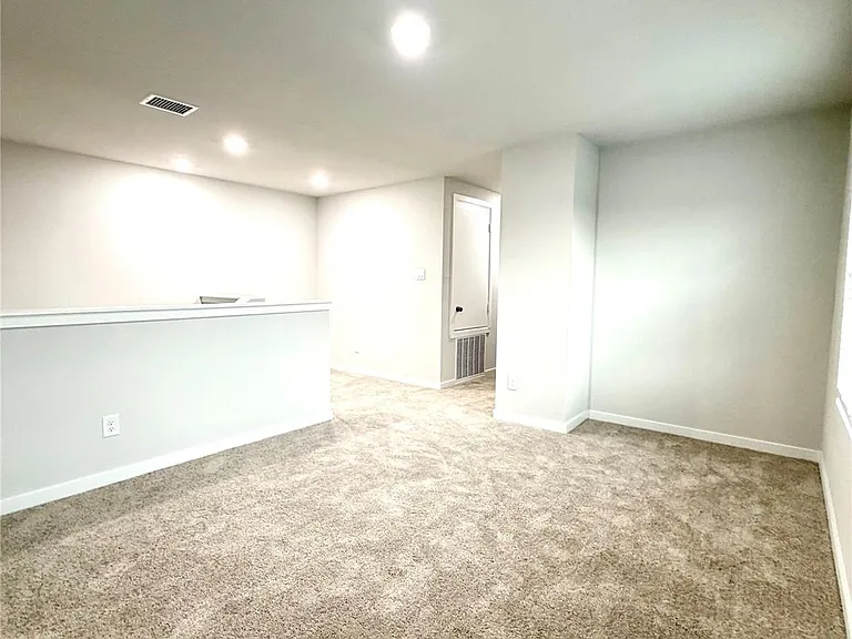 533 Shoreview Dr — Photo 14