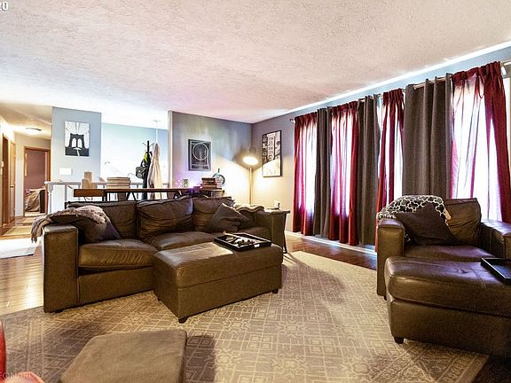 5th image of 4611 NE 56th St