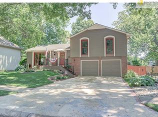 400 S Winterbrooke Dr, Olathe, KS 66062